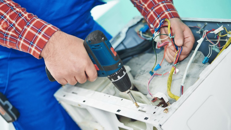 Salihli Daikin Daikin çamaşır makinesi kart tamiri – Su almama arızası orijinal parça ile giderildi. - Teknik servis örneği